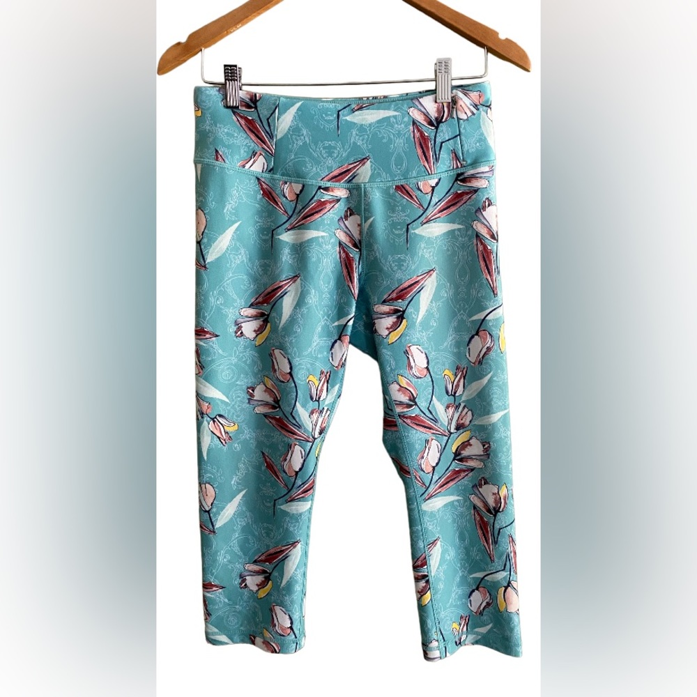 Calia by Carrie Underwood: Blue Floral Activewear Capris Pants